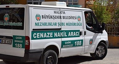 Üç çocuk annesi, göğsünden silahla vurulmuş halde bulundu
