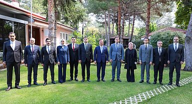 Vali Aydoğdu, vali yardımcıları ve ilçe kaymakamlarıyla toplantı yaptı