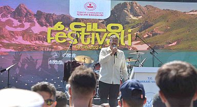 Vali Çelik: "El ele gönül gönüleyiz"