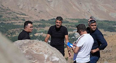 Vali Çelik, Türkiye ile İran sınırdaki duvar çalışmalarını inceledi