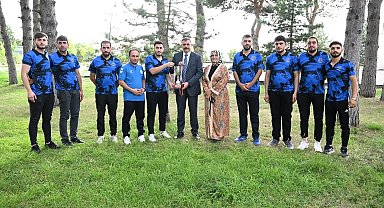 Vali Çiftçi, Görme Engelliler Futsal Takımını kabul etti