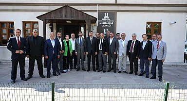 Vali Çiftçi muhtarları dinledi