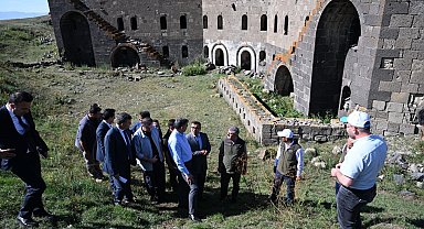 Vali Çiftçi'den tabyalara çıkarma