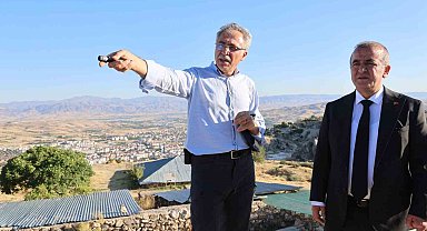 Vali Hatipoğlu, Harput Kalesi'ndeki kazı ve restorasyon çalışmalarını inceledi