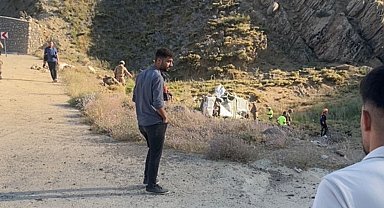 Virajı alamayan otomobil şarampole uçtu: 1 ölü, 3 yaralı