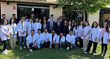 Yüksekova'da tıp, diş hekimliği ve eczacılık bölümlerini kazanan öğrencilere moral yemeği