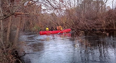 Bingöl Murat Nehrinde 4 Kişi Mahsur Kaldı 