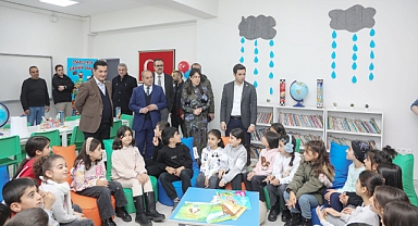 Bingöl'de Bir Okula Kütüphane Yaptı 