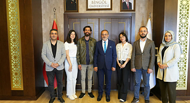 Bingöl Üniversitesi Öğrencilerinden Rektör Çelik’e Hemşirelik Haftası Röportajı