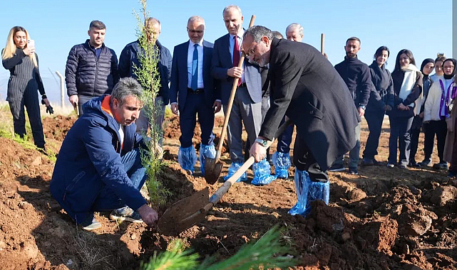 Bingöl Üniversitesi’nden Tarımda Dijital Dönüşüm Hamlesi: “Akıllı Meyvecilik” Projesi Başladı